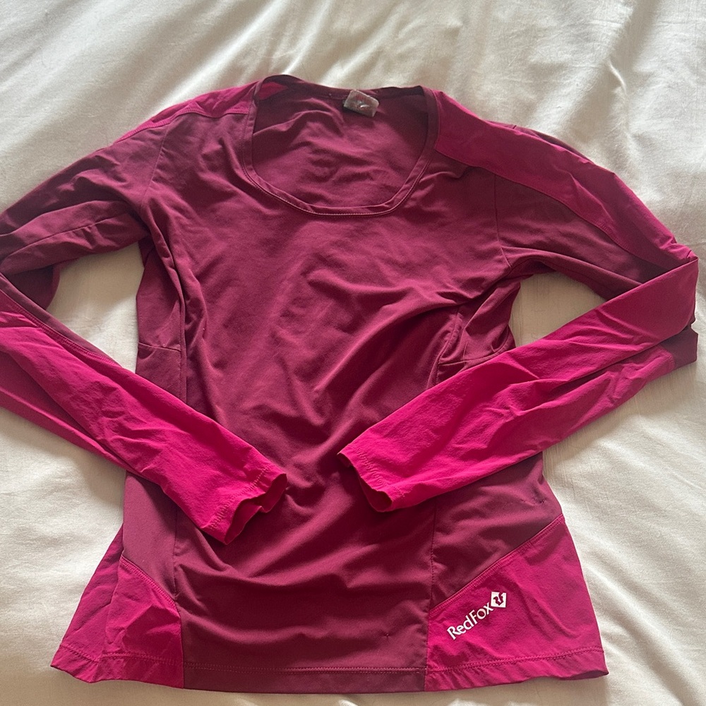 Red Fox Athletic Performance Long Sleeve Top in Wine